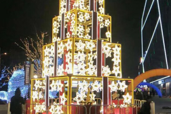 晋中　田森汇异形圣诞树