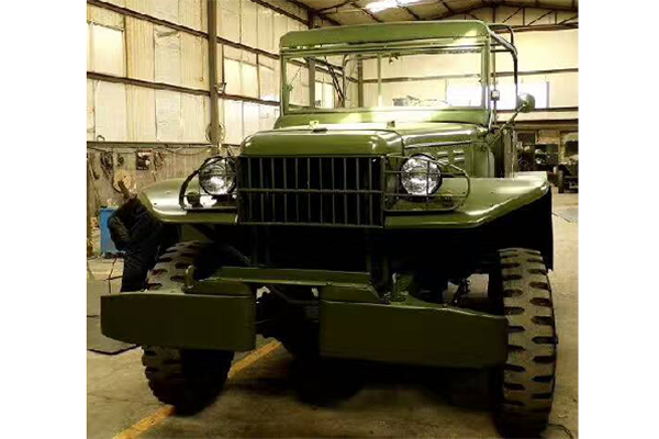 南京旧时光酒吧吉普车